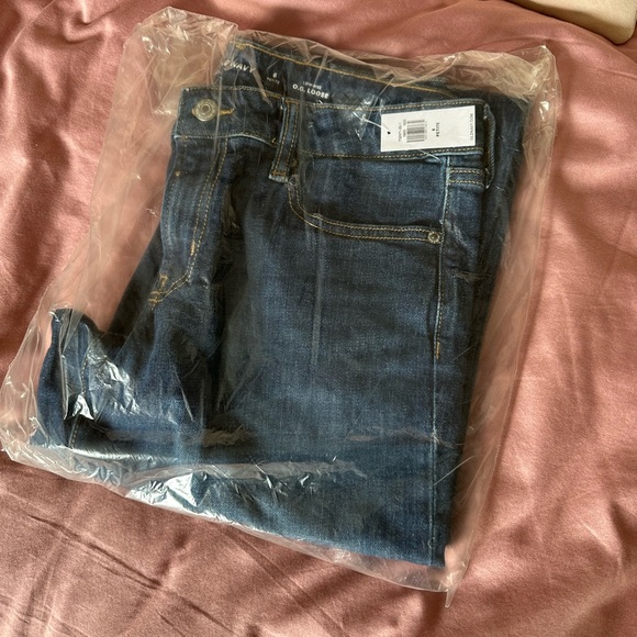 NWT Low-Rise OG Loose Cut-Off Jeans - 6 Petite - Picture 10 of 12
